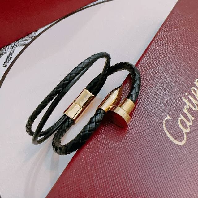 Cartier bracelet bracelet V gold cowhide material series is perfect in appearan