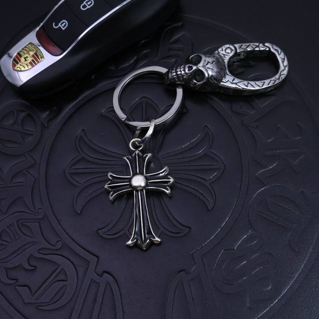 2025 Fashion Recommendation] Chrome Hearts keychain pendants and trouser bag pen