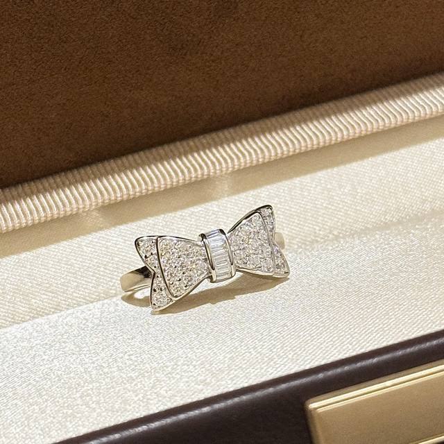 A6355 Popular Chanel style, fresh bow-knot, step-cut diamond with round diamond,