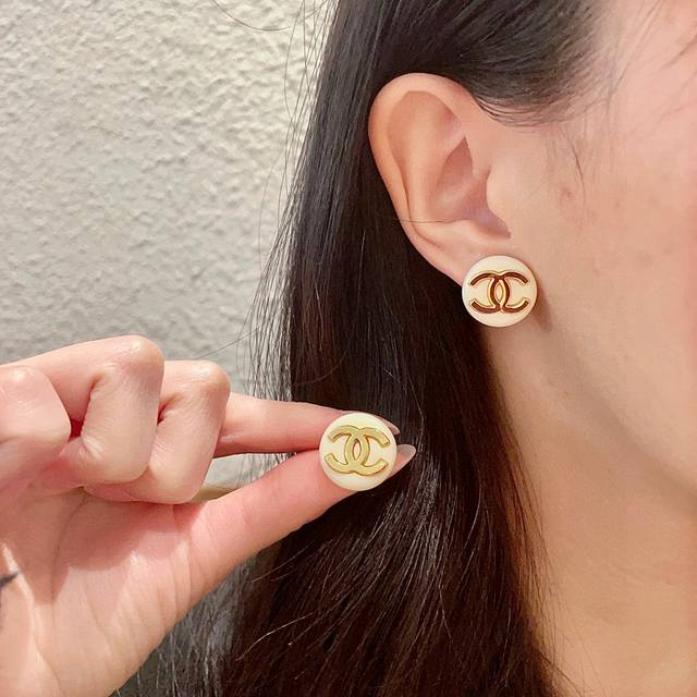 Chanel classic double C earrings DDD