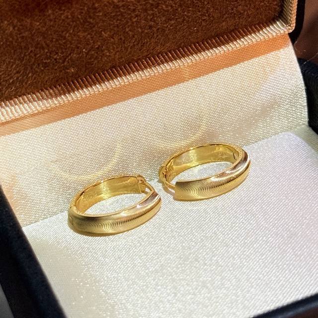 A4835 Second-hand cat's eye brushed earrings are a surprise. Very fine workmansh