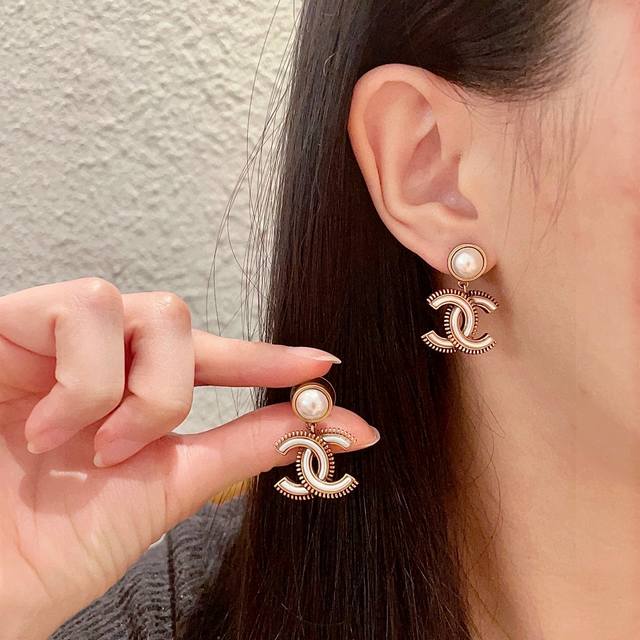 Chanel Pearl Double C Earrings DDD