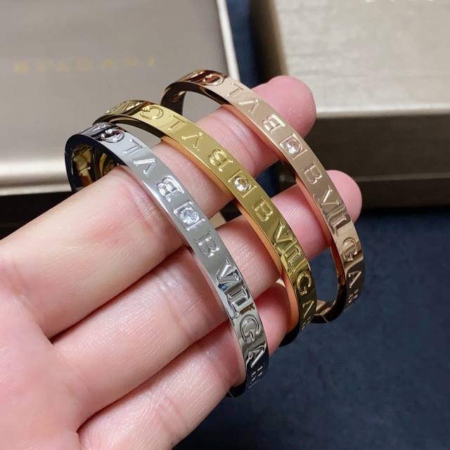 Bulgari high-quality neutral diamond bracelet, a very versatile 14K stainless s
