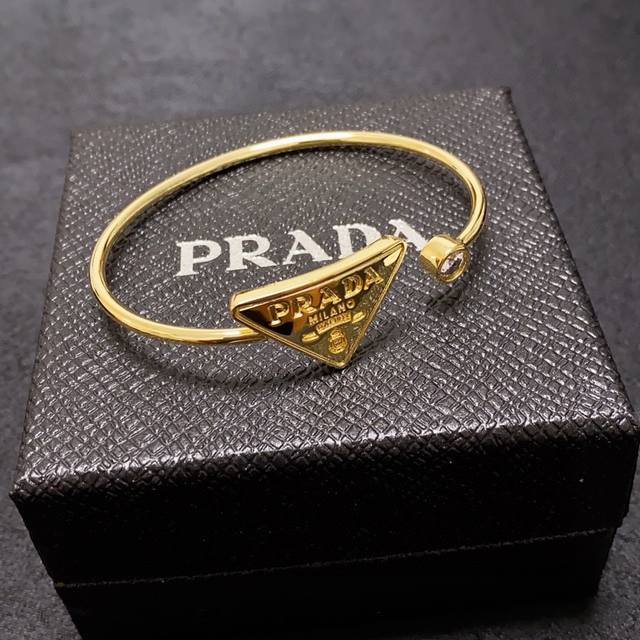 New Prada Rada triangle large diamond antique gold bracelet, super heavy workma