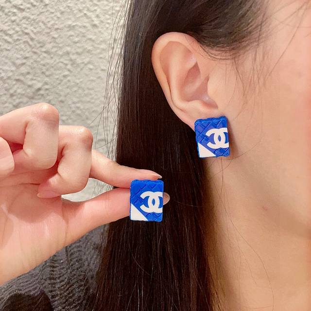 Chanel prismatic double C earrings DDD