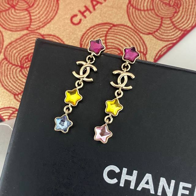 Chane Chanel earrings are hot-selling and new Chan 25P color diamond star double