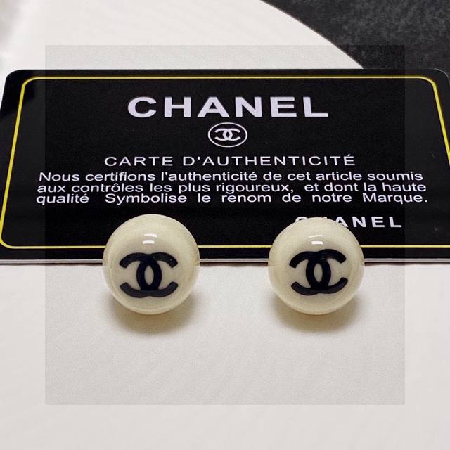 New style Chanel style earrings are now on sale. They are so beautiful and roma