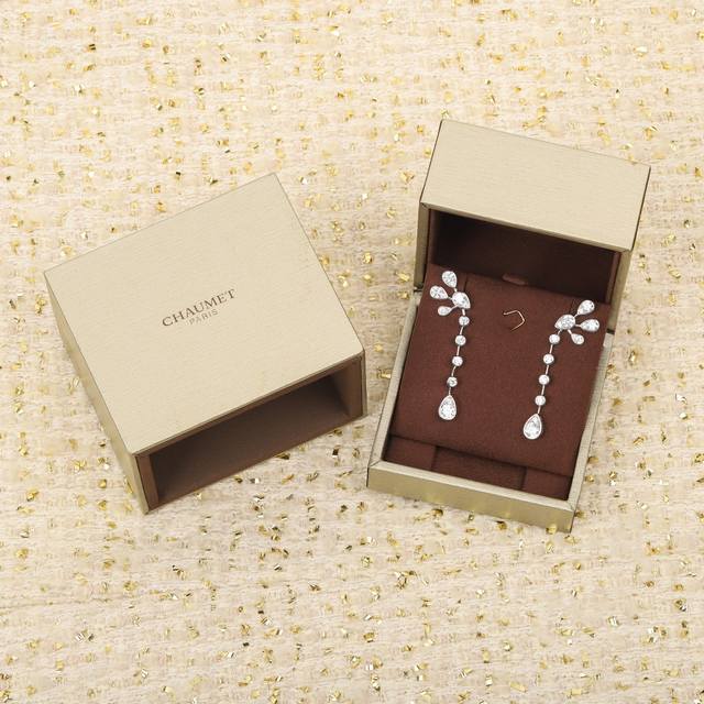 We produce teardrop earrings, which can be customized with real gold and real di