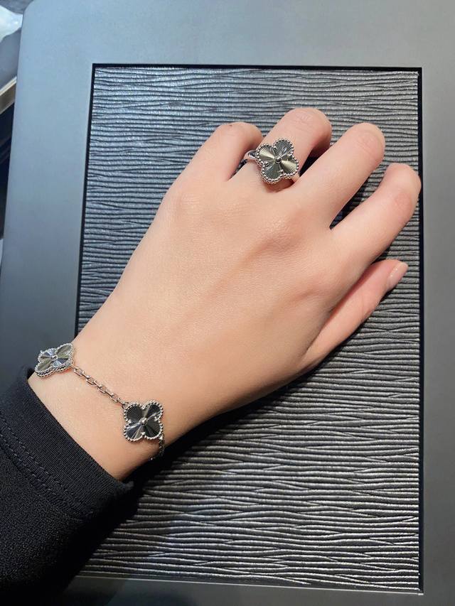 We produce laser rings, which can be customized with 18K real gold and real dia