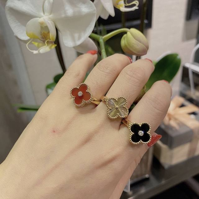 MalachiteOther StonesVca Four-Leaf Clover Ring with DiamondsZp35230+ Vc Classic