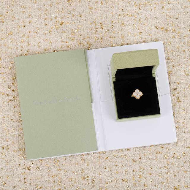 Vca Four-leaf Clover Ring with Diamonds Zp35230+ Vc Classic Four-leaf Clover Rin