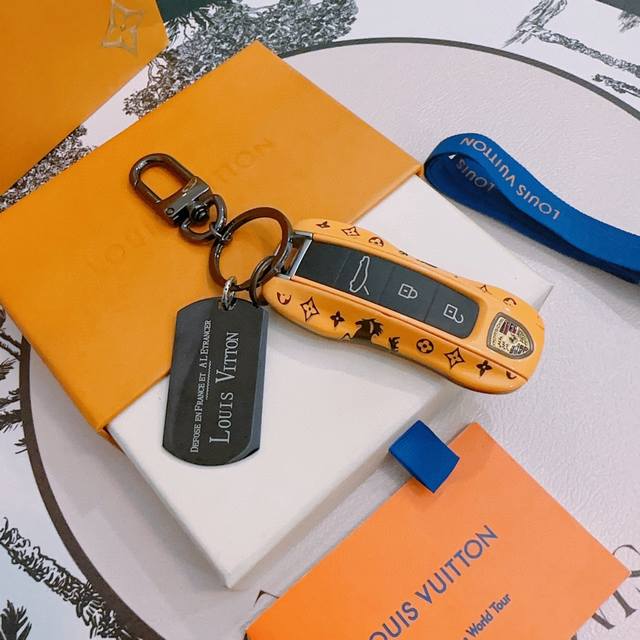 New product release Lv keychain Lv bag buckle latest model bag pendant with hig