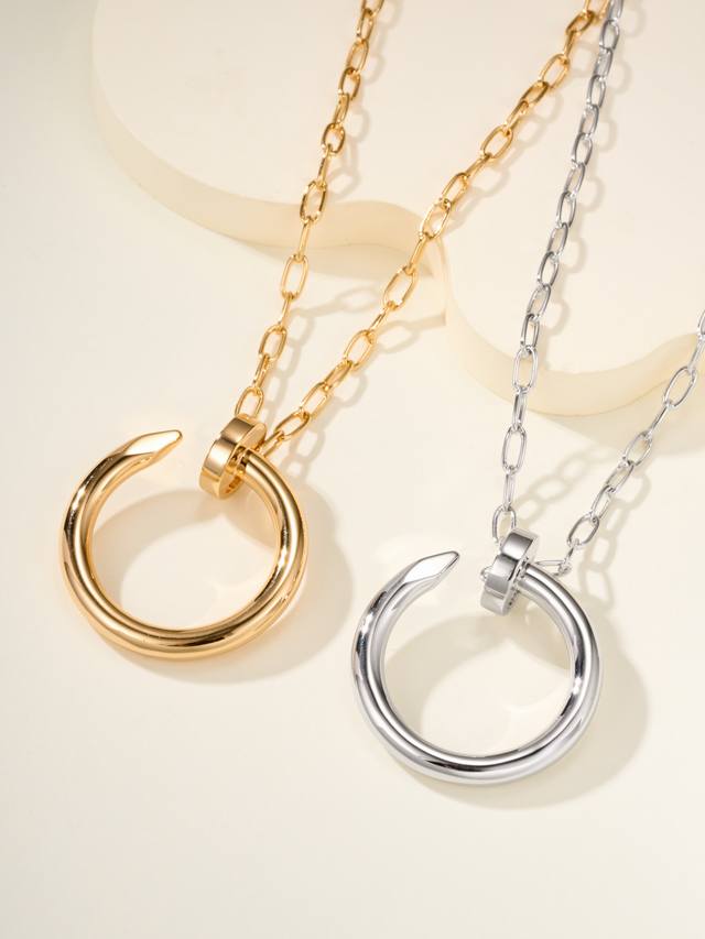 Length 70Cm The new oversized nail necklace is inspired by nails, which symboliz
