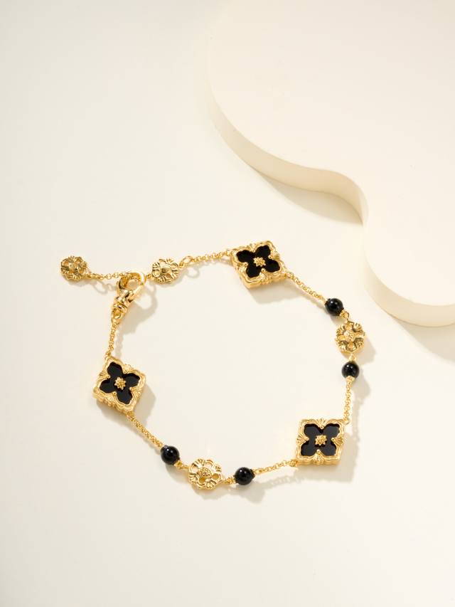 Buccellati Black Agate Three Flower Bracelet Small Model Rich in historical atm