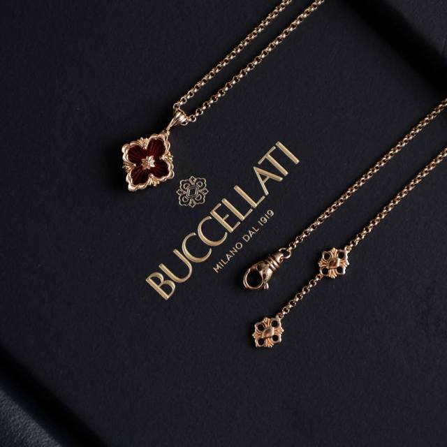 V Gold Buccellati Small Double-Sided Diamond-Free Necklace DDD