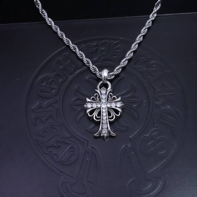 Chrome Hearts necklace, the latest Chrome Hearts necklace is very cool. Differe