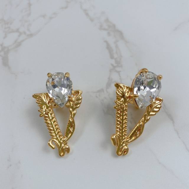 Original mold code Ce004 earrings hot-selling model hot new Synchronous counter