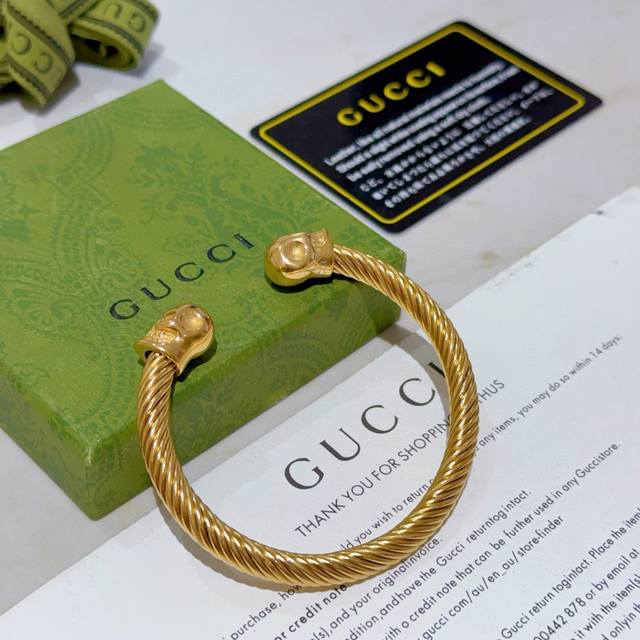 Gucci bracelets are handmade and the latest bracelets are of a higher grade. Th