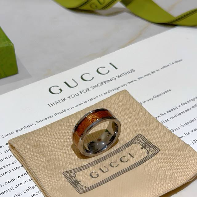 The latest model of Gucci ring, with a higher grade, the same style as the star