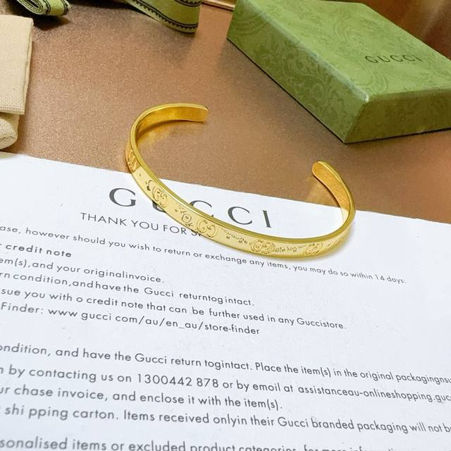 Gucci bracelets are unique and full of charm. The latest bracelets are of highe
