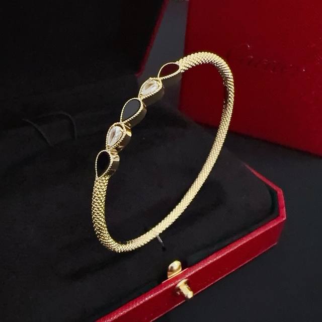 Cartier heart-shaped diamond bracelet, high-end custom version, diamond inlay cr