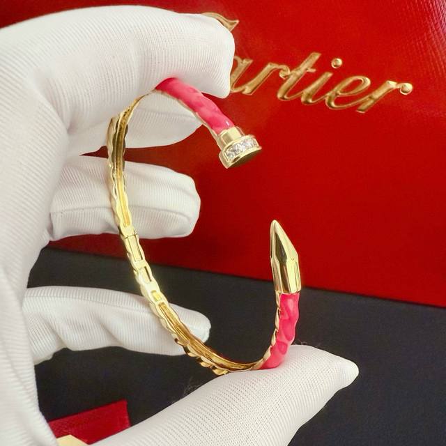 Cartier nail diamond bracelet High-end custom version Diamond inlay craftsmanshi