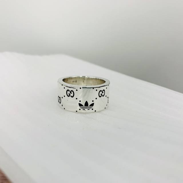 Gucci Gucci Clover co-branded ring wide version size 12 to 24 DDD
