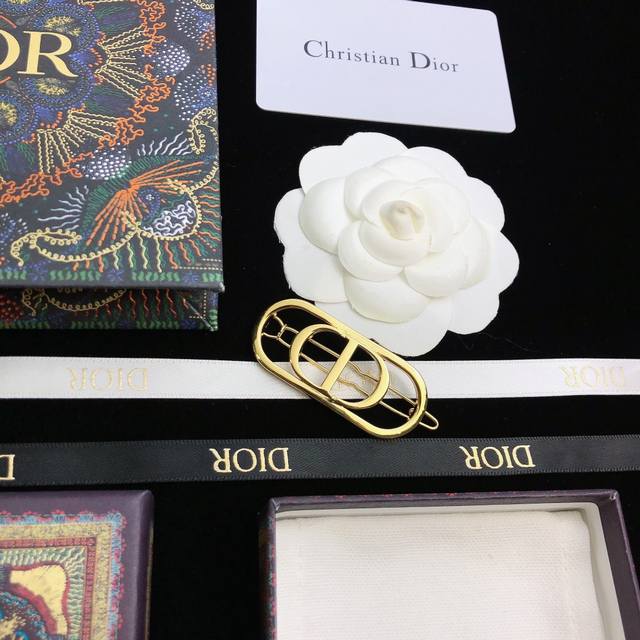 Today's new stock Dior Dior 22 new simple style gold round eye-catching Cd lett