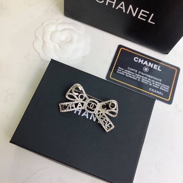 Chanel Chanel celebrity style butterfly hairpin, brooch internet celebrity recom