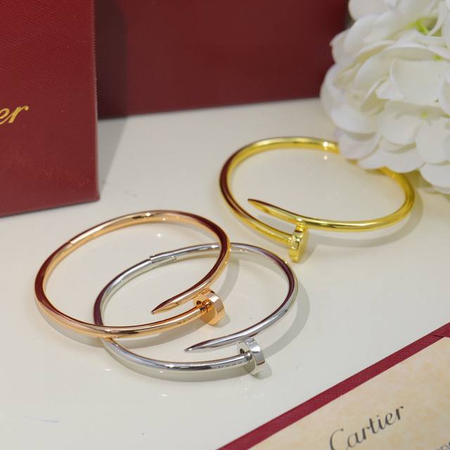 Cartier Cartier's diamond-free nail bracelet Juste Un Clou series art design exh