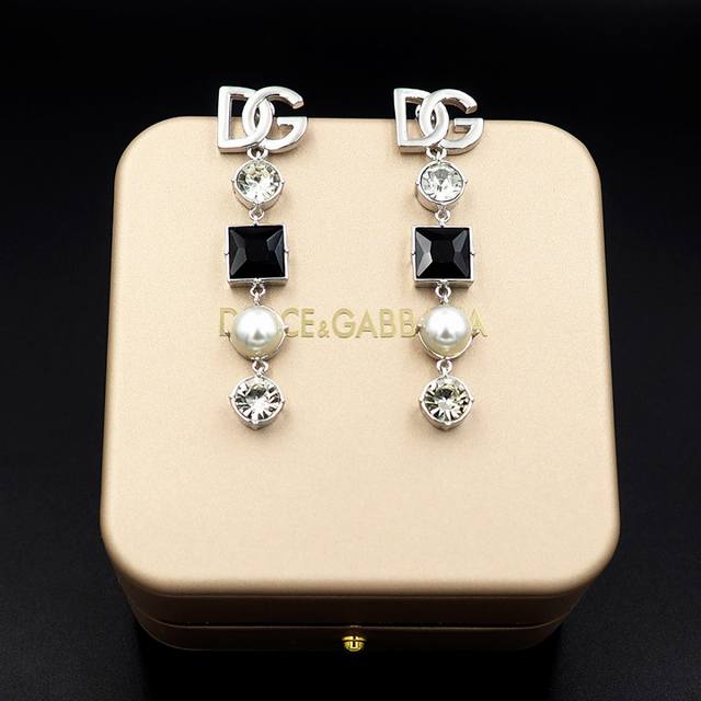 Dolce & Gabbana D&G letter black and white diamond pearl earrings DDD