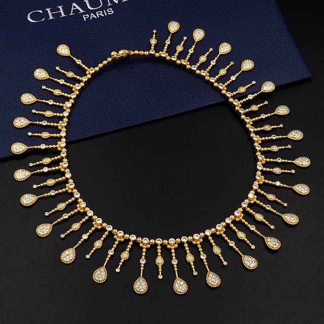Boucheron water drop full diamond necklace, a must-have item for evening dresse