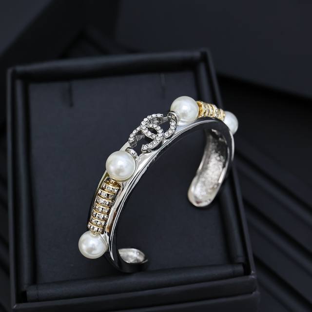 Chanel pearl letter bracelet Don't be too beautiful A must-have for exquisite sm