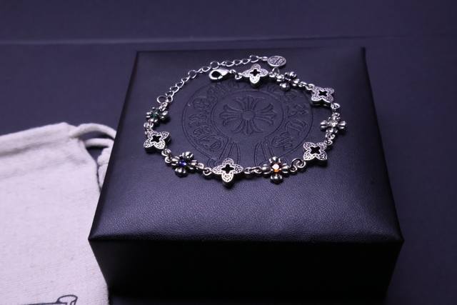 Chrome Hearts bracelet is so cool. The latest Chrome Hearts necklace has a diff