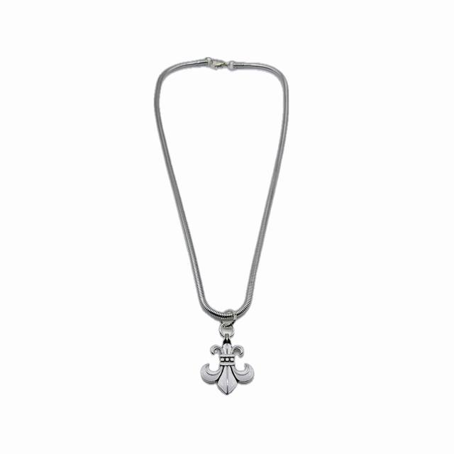 Chrome Hearts necklace, different patterns and design styles present a unique l