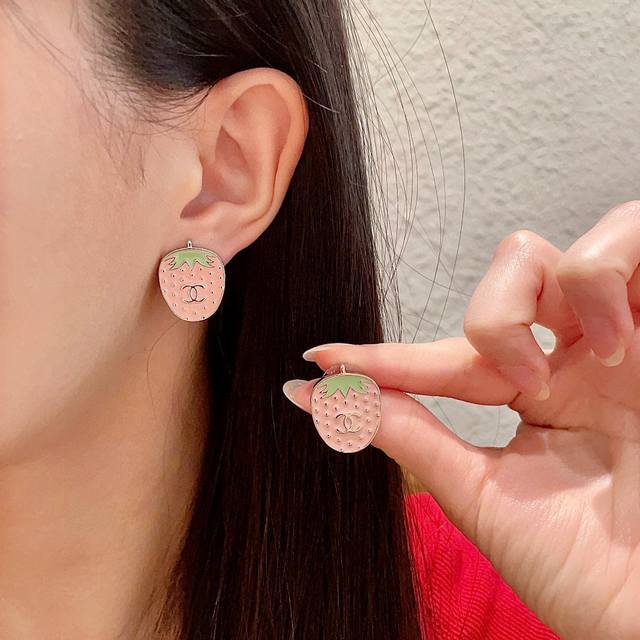 Chanel Strawberry Double C Earrings DDD
