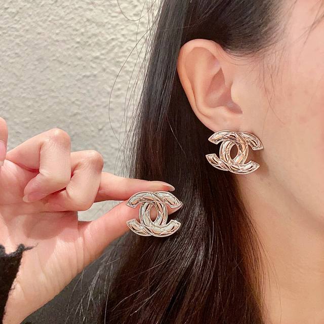 Chanel classic double C earrings DDD