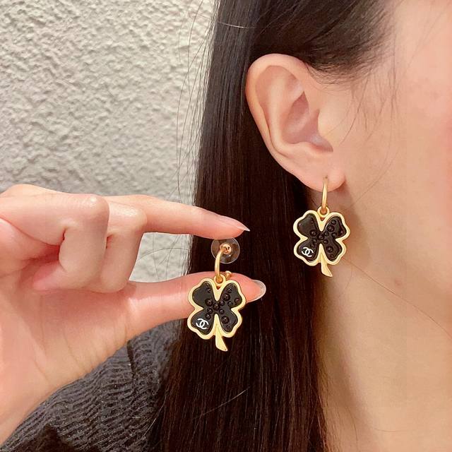 Chanel Camellia Double C Earrings DDD