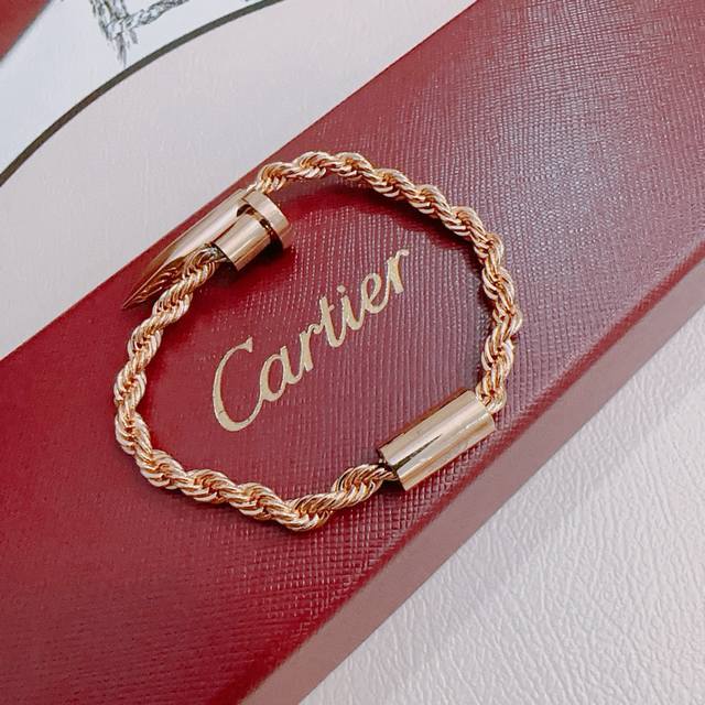 Cartier bracelets are made of V gold, with perfect appearance and invincible de