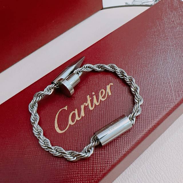 Cartier bracelets are made of V gold, with perfect appearance and invincible de