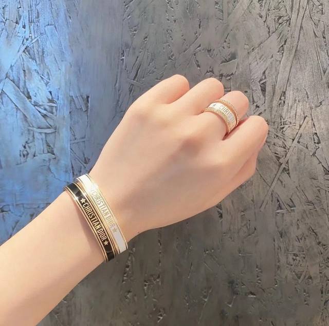Dior's new beautiful bracelets in white gold, black gold, green and lavender can