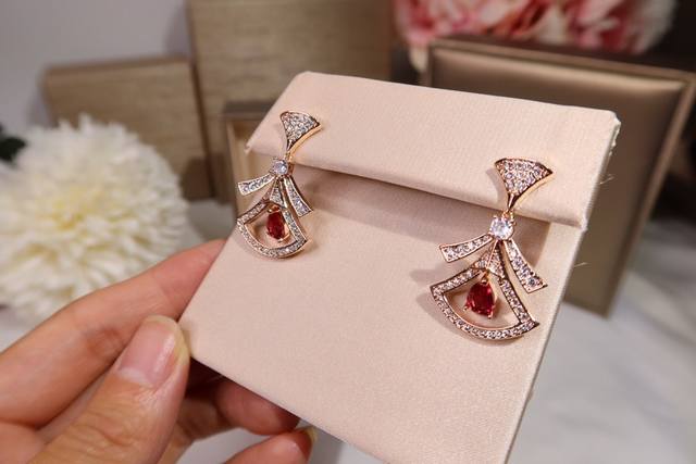 Bulk sale is going crazy. Grab the goods now. Bulgari Magnificent Ins batch Irat