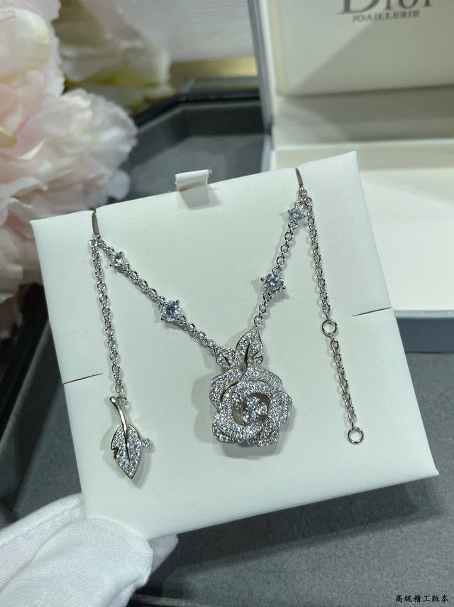 V gold-plated Dior single rose necklace, Dior Dior high-end jewelry Rosediorbaga