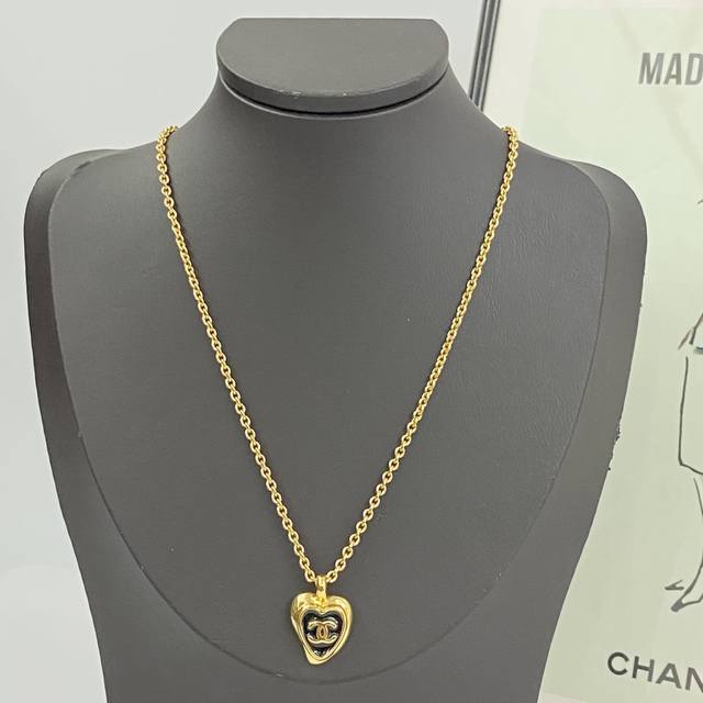 Chanel necklace hot-selling models are now available Chan 25 retro heart neckla