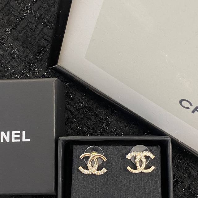 Chanel earrings hot-selling models are on sale. The new Z batch is Chan 22 new