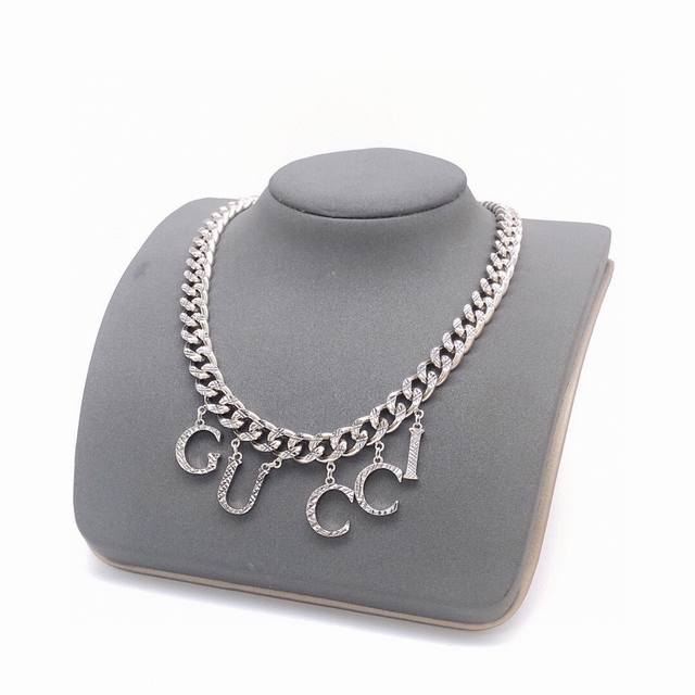 Necklace No. Gxl0045 Bracelet No. Gsl0035 Today's recommendation: Gucci silver n