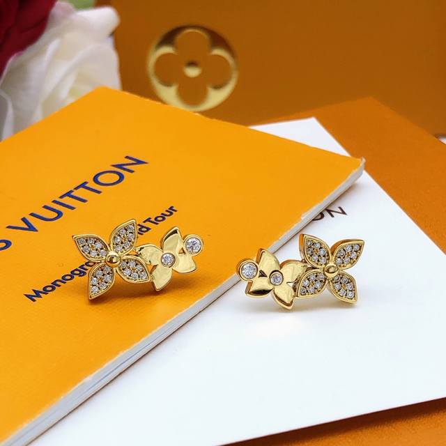 No. Led0053 Gold No. Led0045 Silver Lv latest old flower earrings with stars an