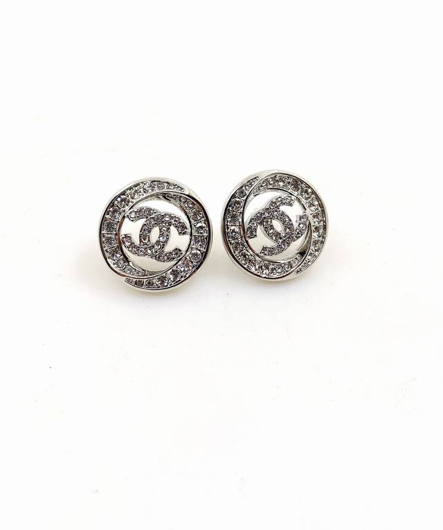 Ch*Nel Latest platinum full diamond round earrings consistent Zp brass material