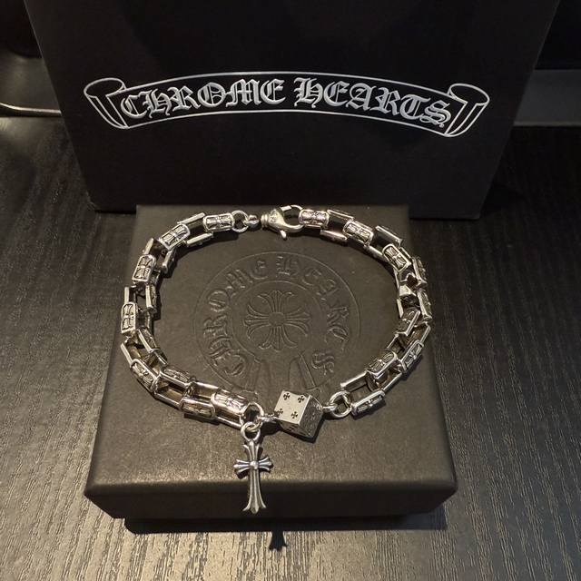 New counter quality Chrome Hearts classic retro cross dice bracelet with concav