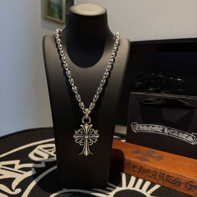 New counter quality Chrome Hearts Chrome Hearts cross flower ball necklace, rat
